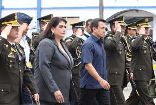 El presidente Daniel Noboa entregó la condecoración a efectivos de la Policía. 