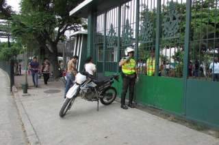 En plantel particular de Guayaquil se activaron los protocolos ante hechos de violencia tras intento fallido de extorsión.