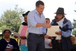  El presidente Daniel Noboa visitó localidades en Chimborazo. Entregó títulos de propiedad y viviendas. 