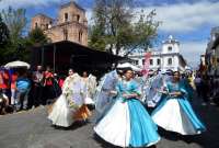 Los estudiantes de Cuenca rindieron homenaje a su ciudad en sus 467 años de Fundación.